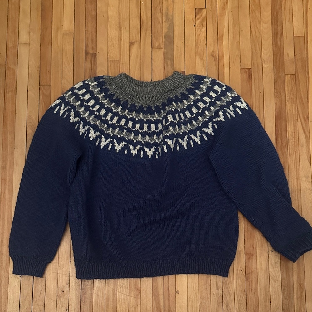 Unique Vintage Navy and Gray Crewneck Sweater